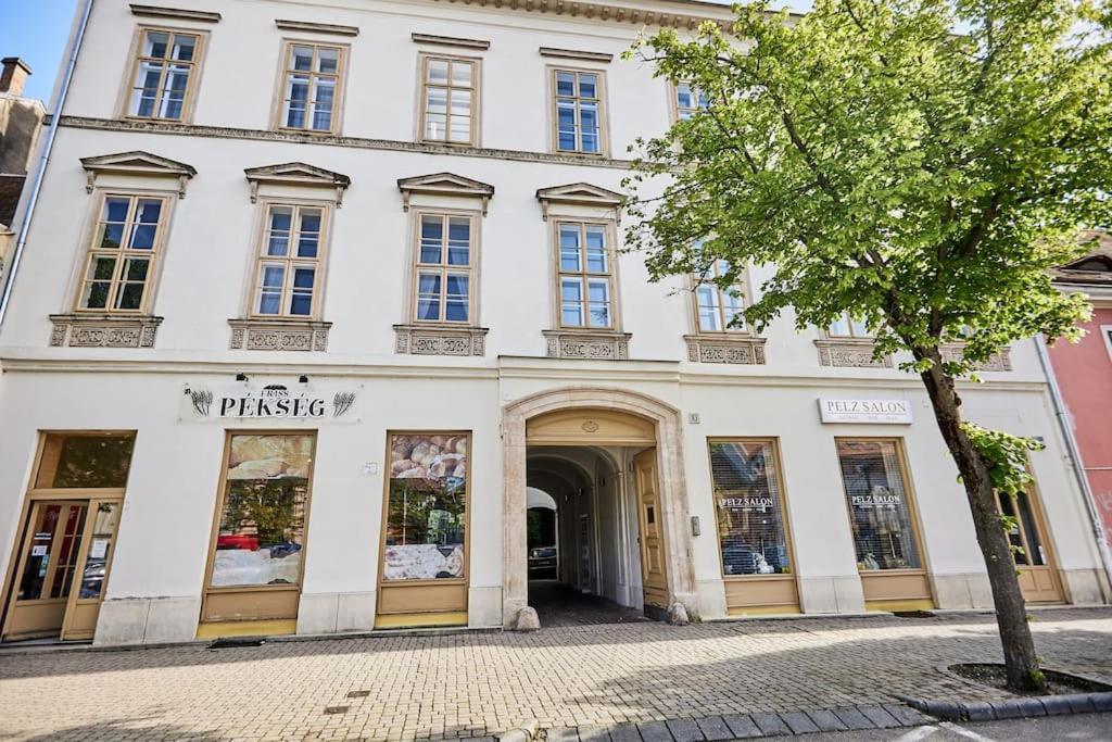 Varfal Apartman Sopron Exterior photo